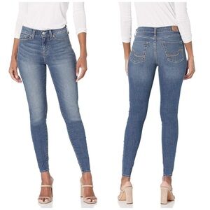 Levi's Signature Mid-Rise Cropped Skinny Leg Stretch Medium Wash Denim Jeans